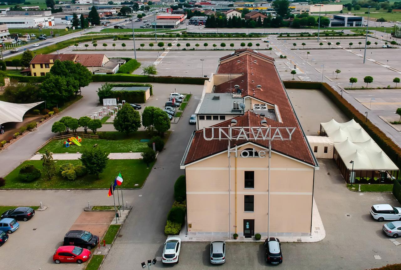Una Hotels Occhiobello Exterior foto