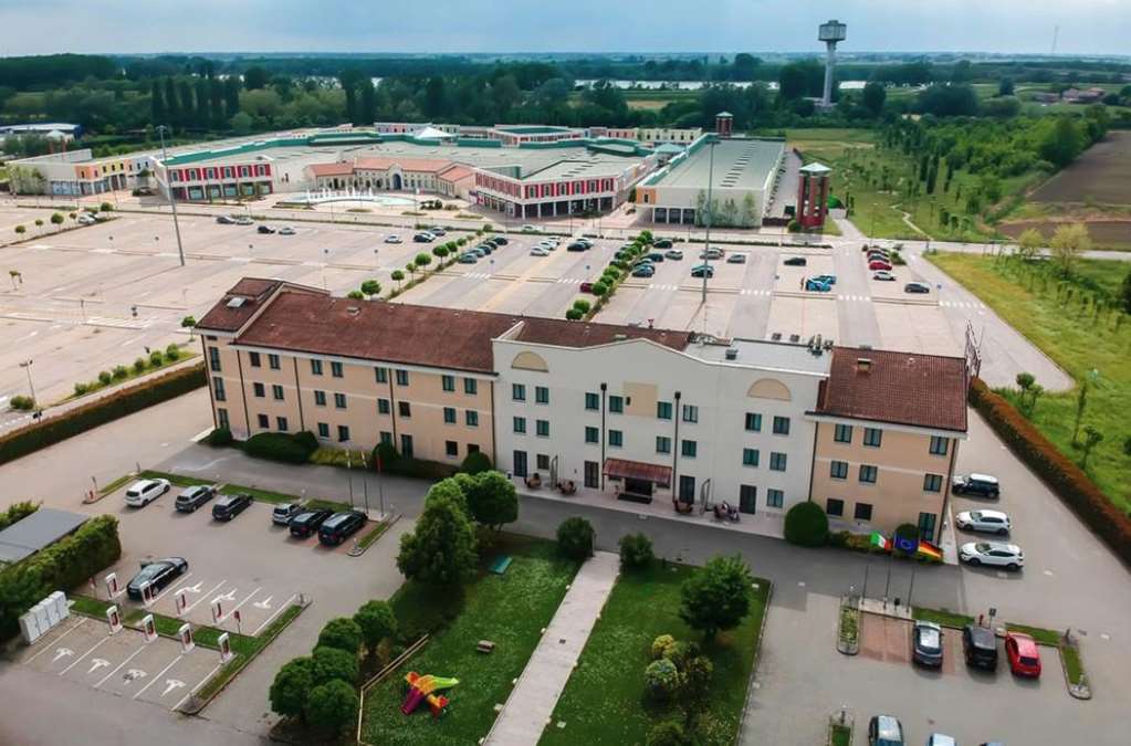 Una Hotels Occhiobello Exterior foto