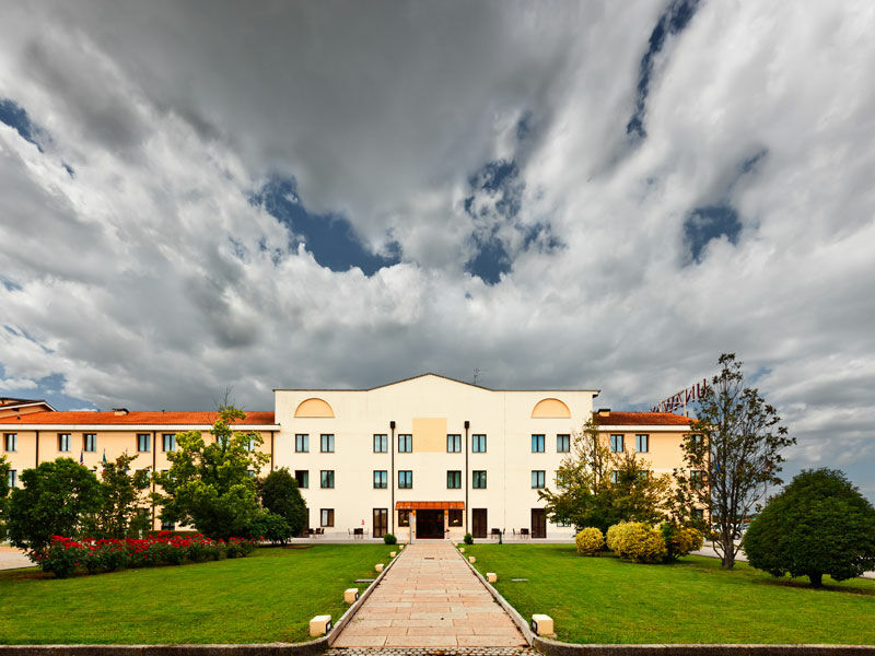 Una Hotels Occhiobello Exterior foto